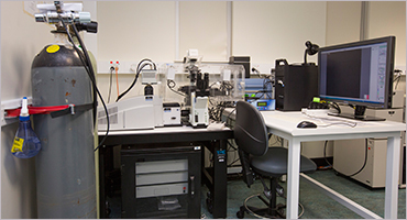 Focusing Flow Cytometer